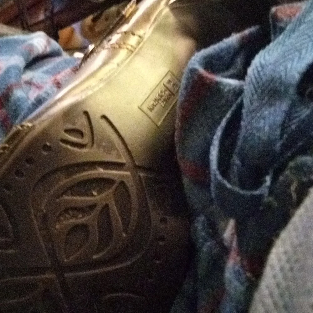 Boot - Picture 2 of 3